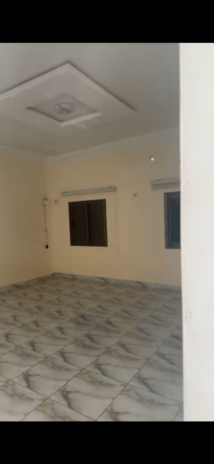 فيلا أرضية فيها 3 بيوت وهول فالصحراوي من كد snd بي